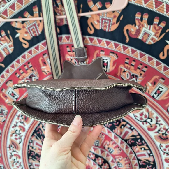 Cat Shaped Faux Leather Crossbody Sling Bag and Mouse Coin Purse Set - Picture 4 of 8